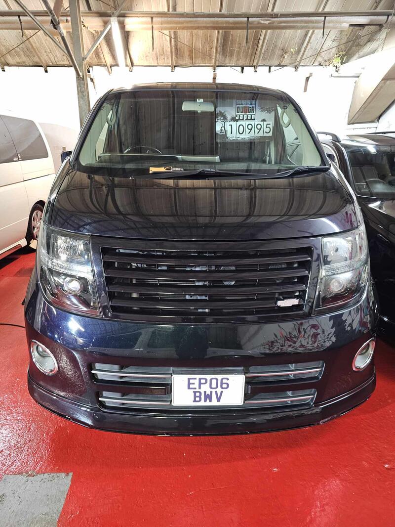 NISSAN ELGRAND