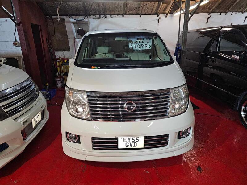 NISSAN ELGRAND