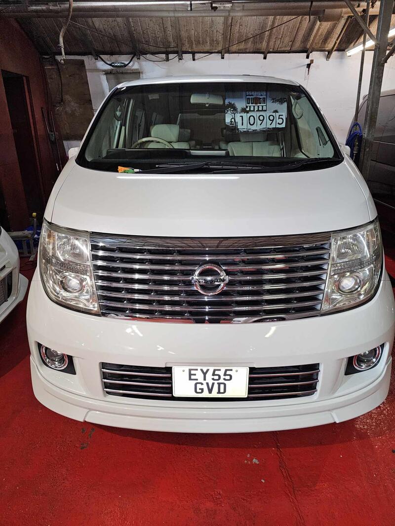 NISSAN ELGRAND