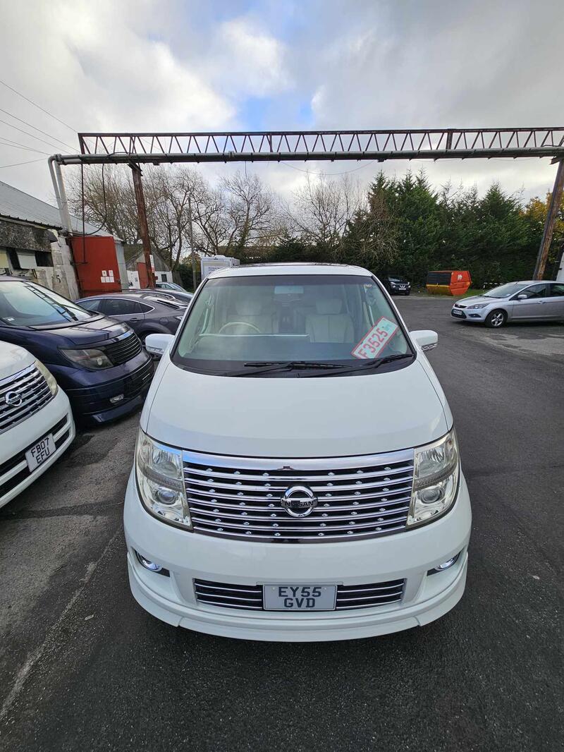 NISSAN ELGRAND