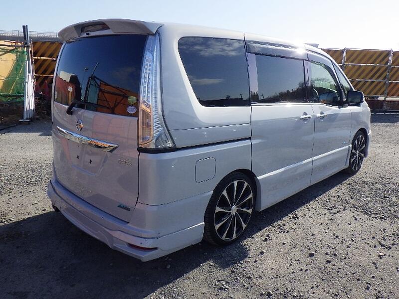 NISSAN SERENA