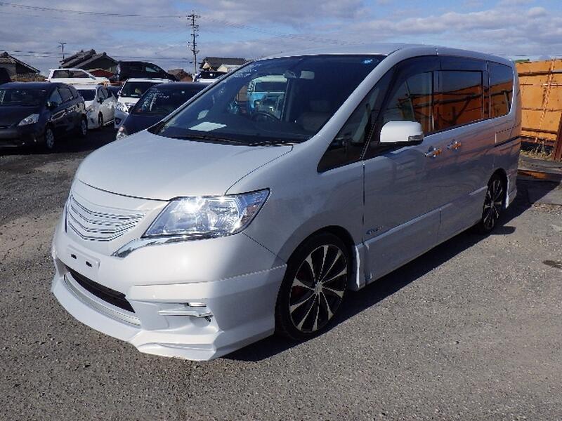 NISSAN SERENA