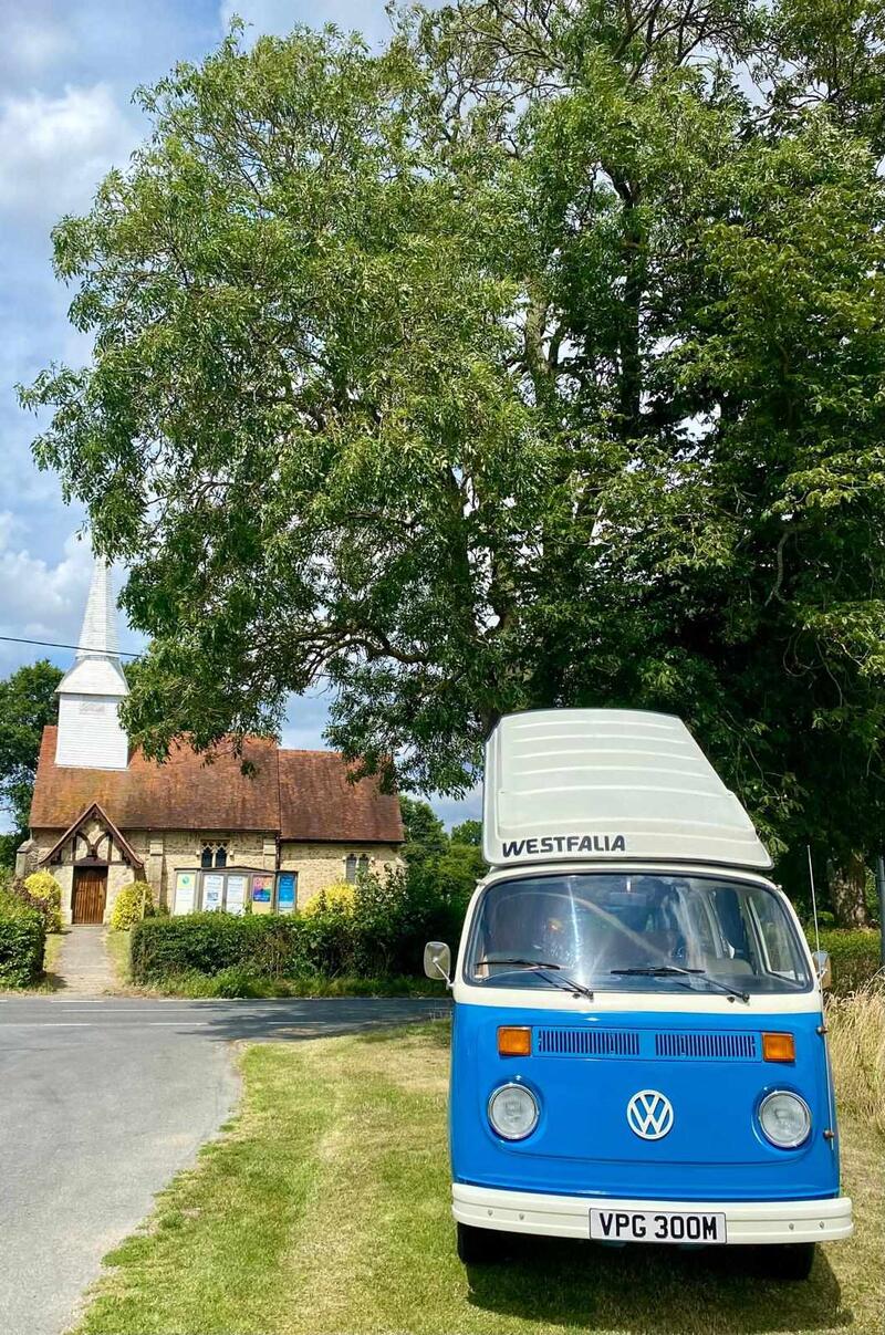 VOLKSWAGEN T2 BAY WINDOW