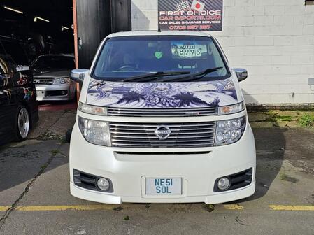 NISSAN ELGRAND 3.5 Highway Star Day van 4x4