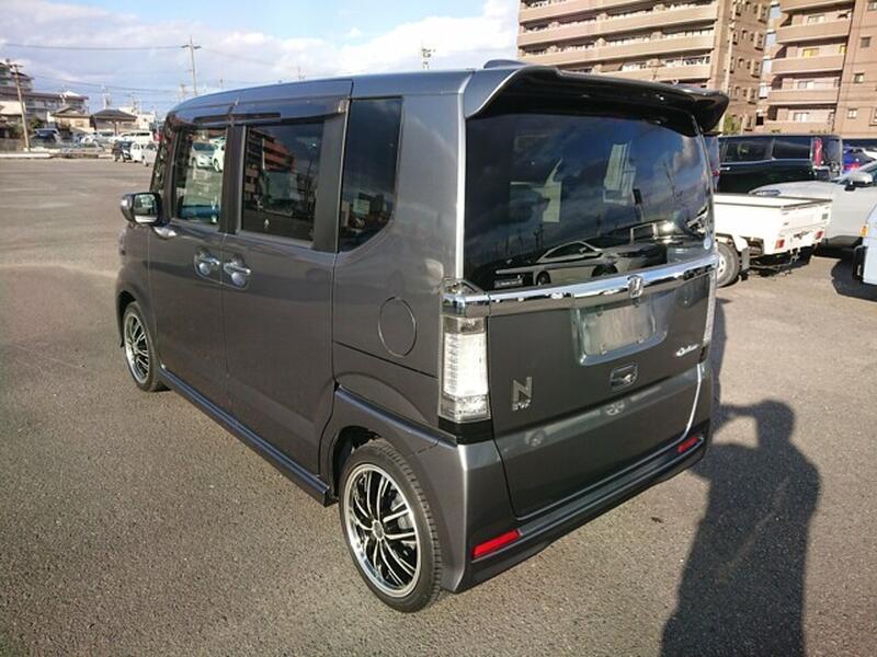 HONDA N-BOX